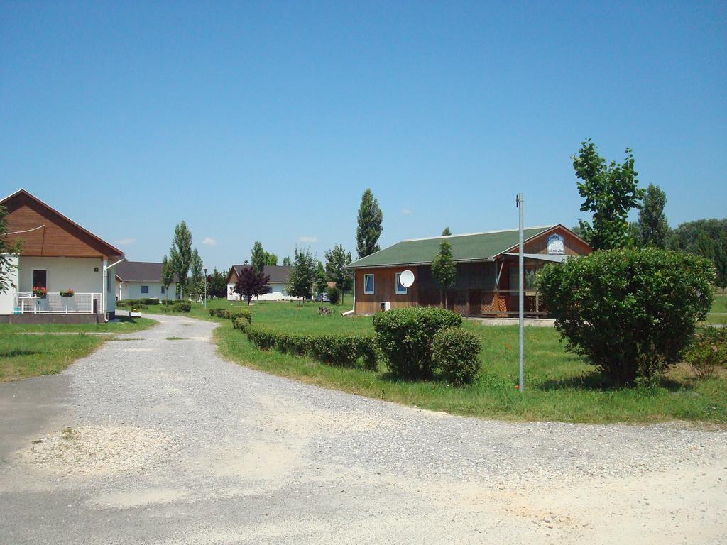 Termal Kemping Apartmanok Tiszaújváros Kültér fotó